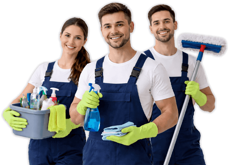 3 addetti alle pulizie con attrezzatura in mano